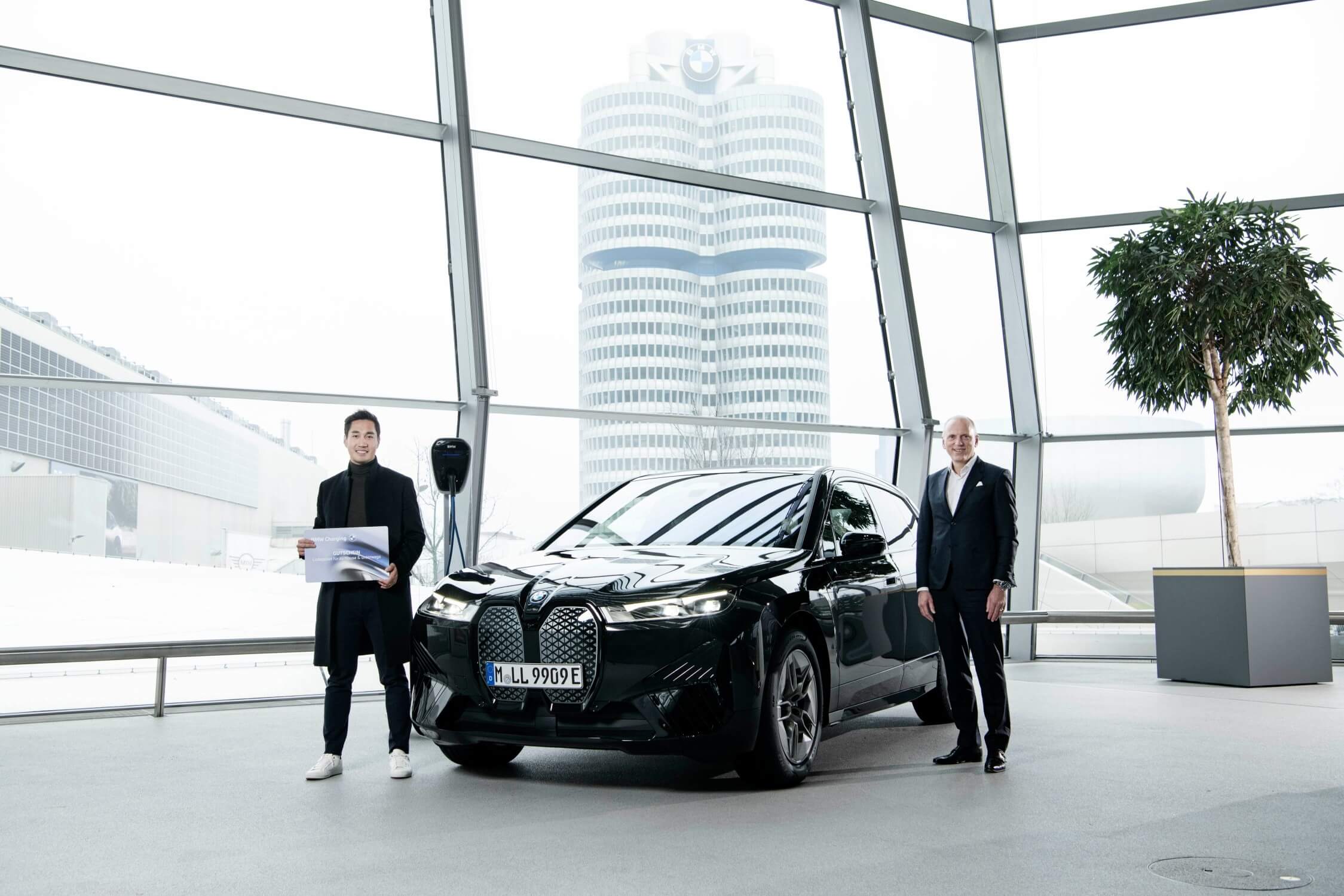 1 millionth BMW EV delivered: great milestone for the German group