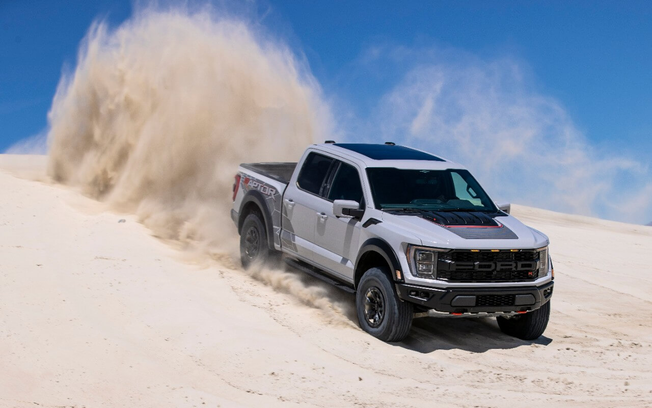 The monstrous Ford F-150 Raptor R: 700 horsepower for ultimate off-road experience