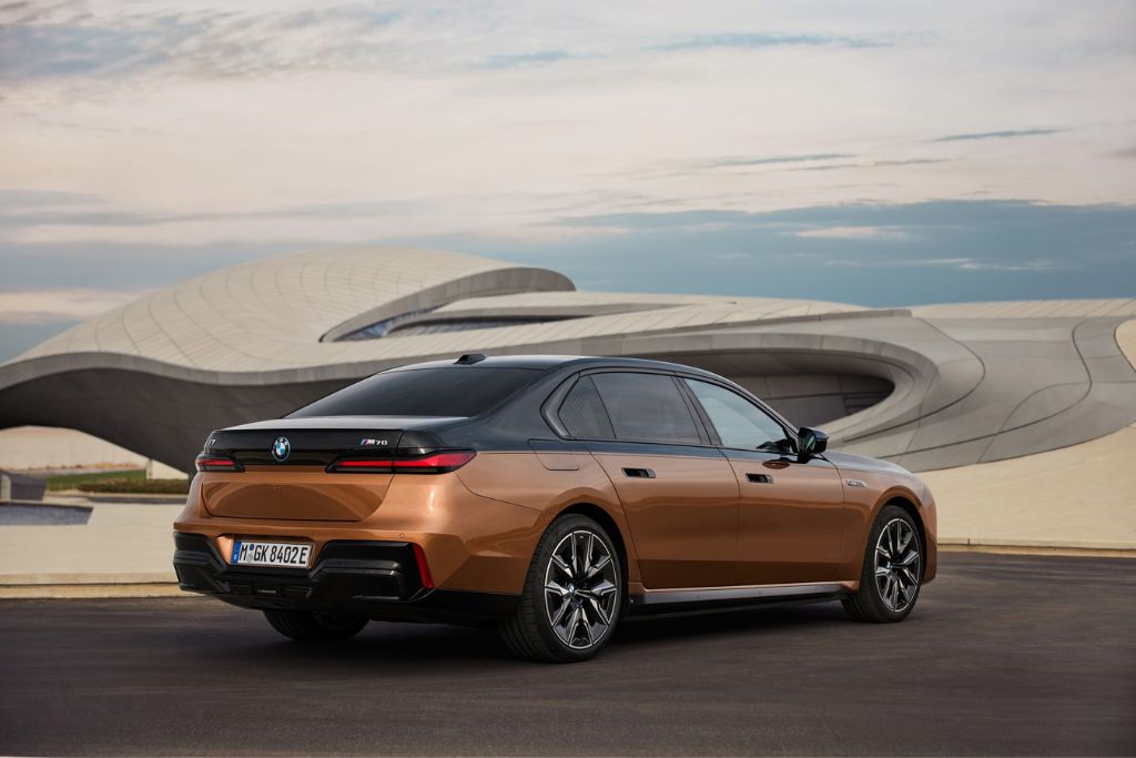 The BMW i7 M70 xDrive: BMW Launches