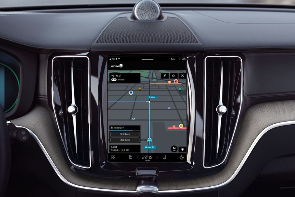 Waze Navigation Now Seamlessly Integrated into Volvo Cars